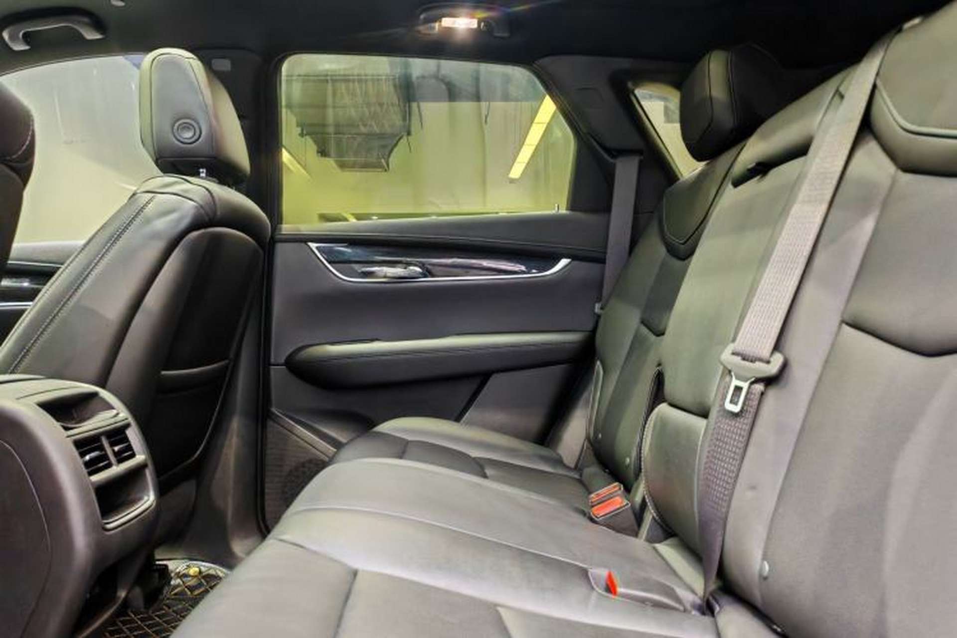 Used Cadillac XT5 2020 28T Luxury Version Interior 3