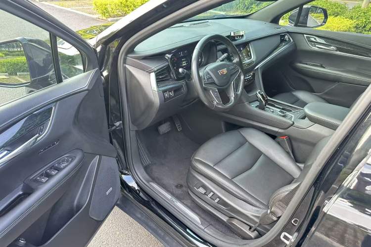 Used Cadillac XT5 2020 Revised Version 28T Luxury Edition Interior 4