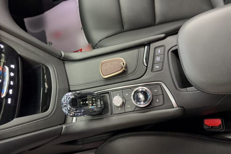 Used Cadillac XT5 2020 28T Luxury Version Interior 4