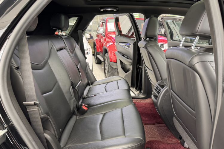 Used Cadillac XT5 2020 Revised Version 28T Luxury Edition Interior 4