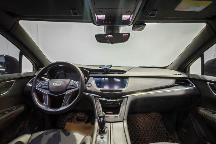 Used Cadillac XT5 2020 28T Luxury Version Interior 4