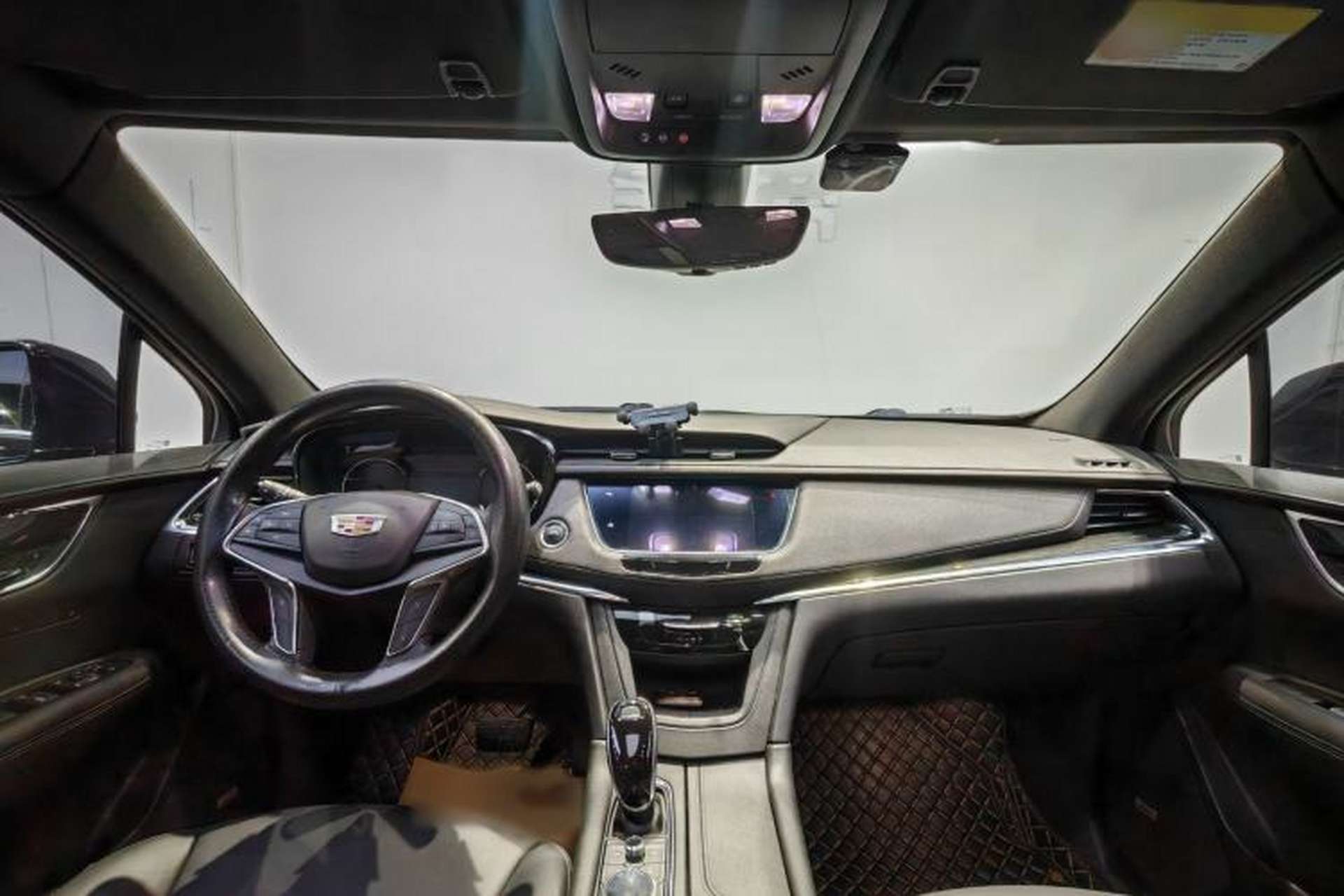 Used Cadillac XT5 2020 28T Luxury Version Interior 4
