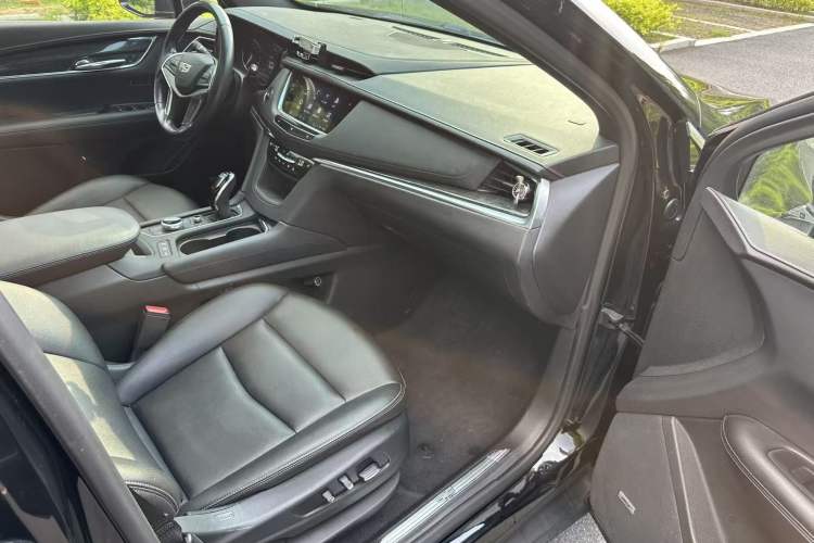 Used Cadillac XT5 2020 Revised Version 28T Luxury Edition Interior 6