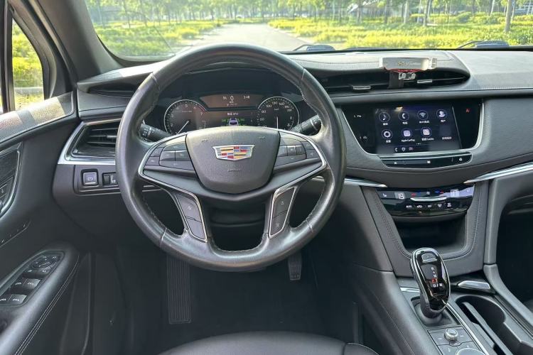 Used Cadillac XT5 2020 Revised Version 28T Luxury Edition Interior 7