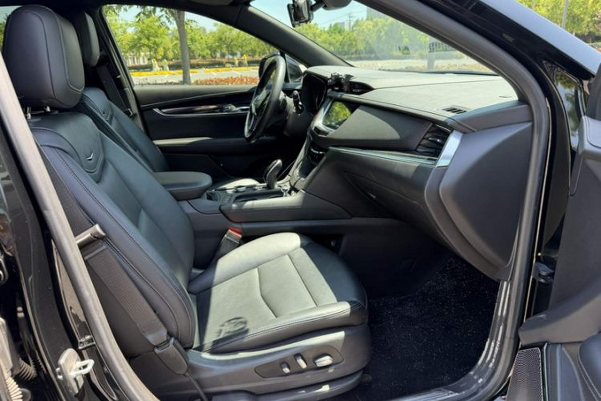 Used Cadillac XT5 2020 28T Luxury Version Interior 7