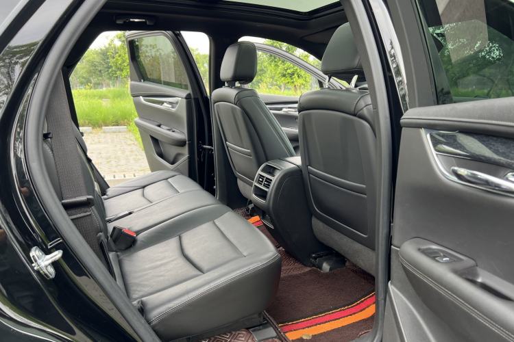 Used Cadillac XT5 2020 Revised Version 28T Luxury Edition Interior 8