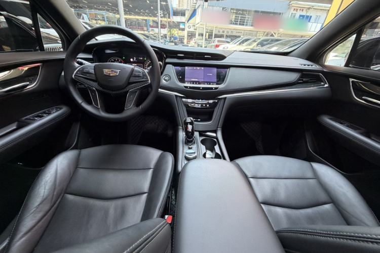 Used Cadillac XT5 2020 28T Luxury Version Interior 9