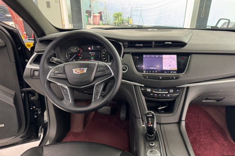 Used Cadillac XT5 2020 Revised Version 28T Luxury Edition Interior 9