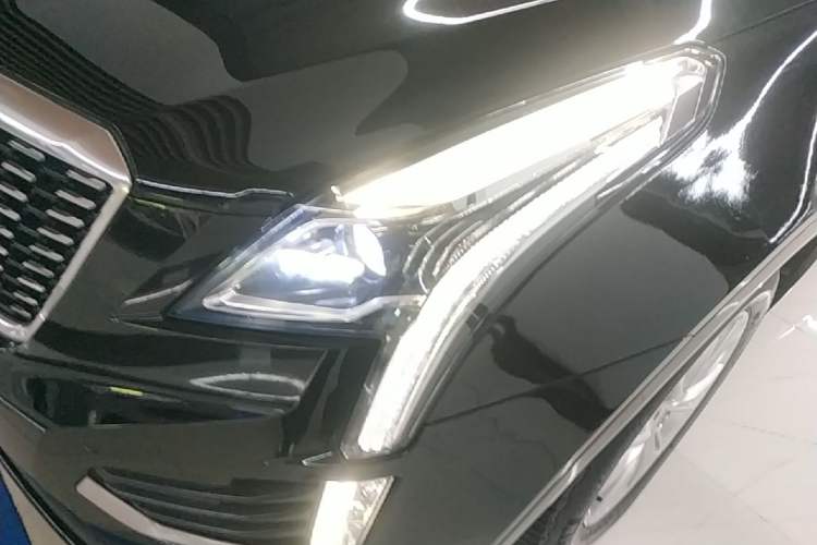 Used Cadillac XT5 2020 28T Tech Edition Left Front Headlight