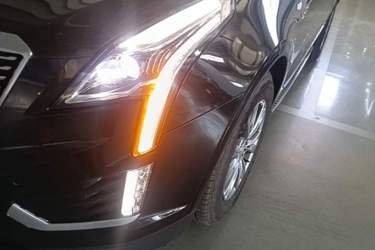 Used Cadillac XT5 2020 Revised Version 28T Four-Wheel Drive Luxury Edition Left Front Headlight