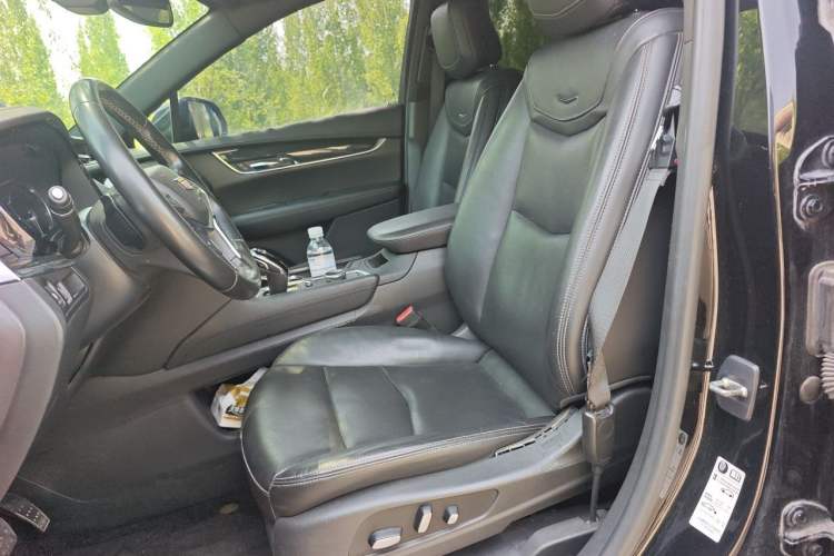 Used Cadillac XT5 2020 Revised Version 28T Luxury Edition Left Front Seat