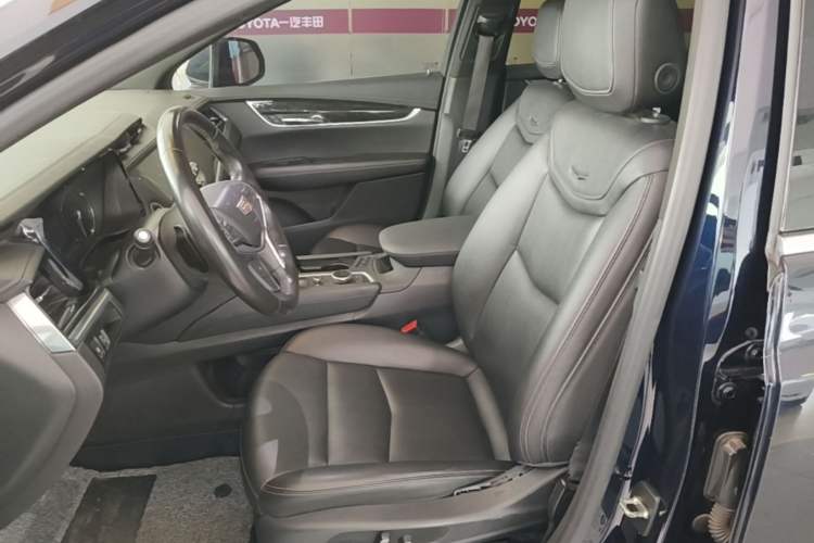 Used Cadillac XT5 2020 Revised Version 28T Luxury Edition Left Front Seat