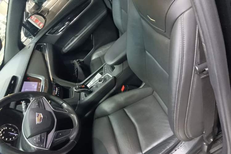 Used Cadillac XT5 2020 Revised Version 28T Luxury Edition Left Front Seat