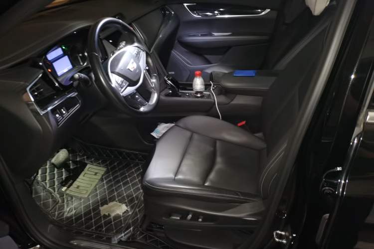 Used Cadillac XT5 2020 Revised Version 28T Luxury Edition Left Front Seat