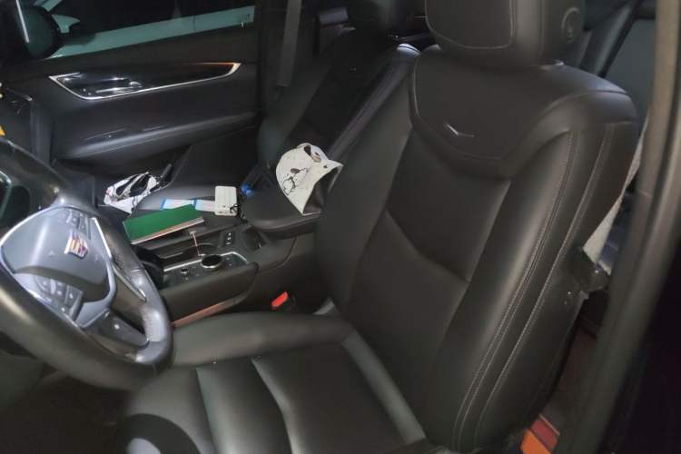 Used Cadillac XT5 2020 Revised Version 28T Four-Wheel Drive Luxury Edition Left Front Seat