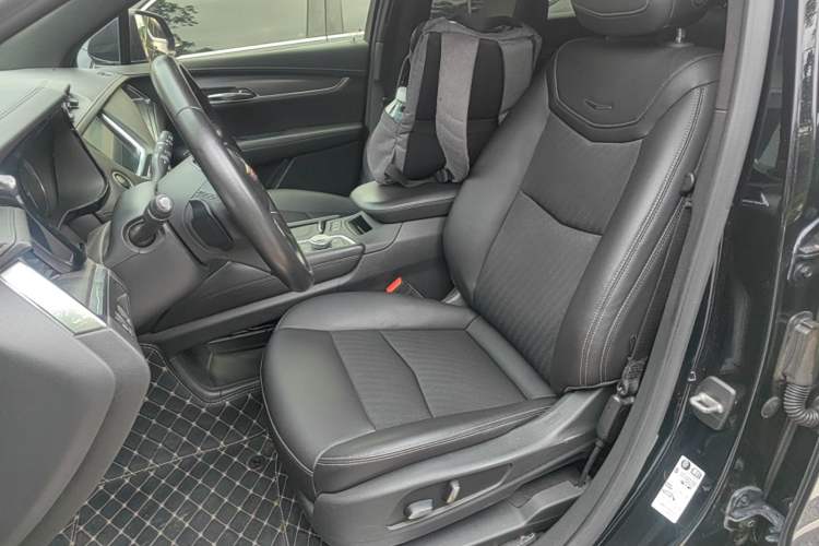 Used Cadillac XT5 2020 28T Tech Edition Left Front Seat