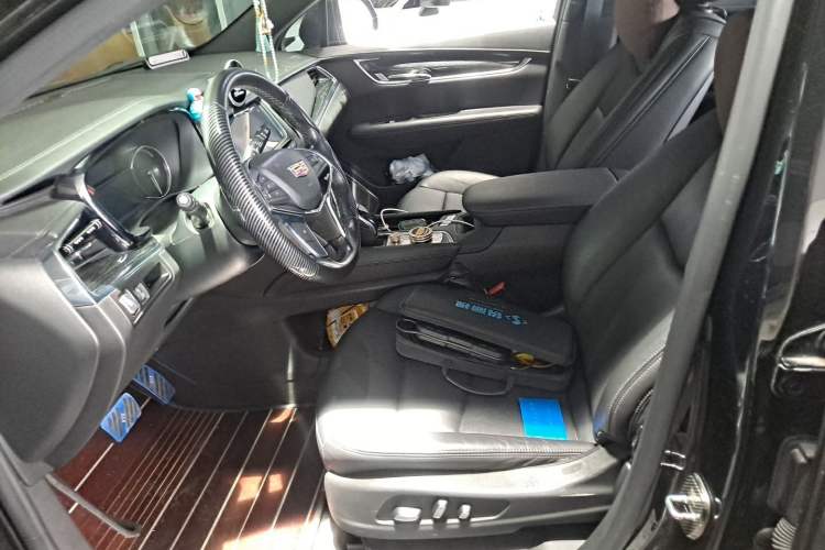 Used Cadillac XT5 2020 Revised Version 28T Luxury Edition Left Front Seat