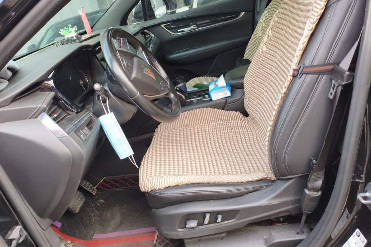 Used Cadillac XT5 2020 28T Luxury Version Left Front Seat