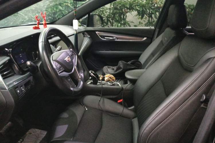 Used Cadillac XT5 2020 28T Tech Edition Left Front Seat