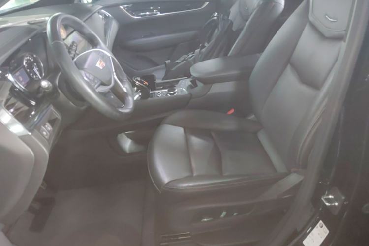 Used Cadillac XT5 2020 Revised Version 28T Luxury Edition Left Front Seat