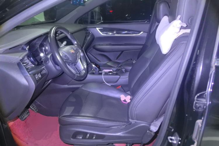 Used Cadillac XT5 2020 28T Luxury Version Left Front Seat