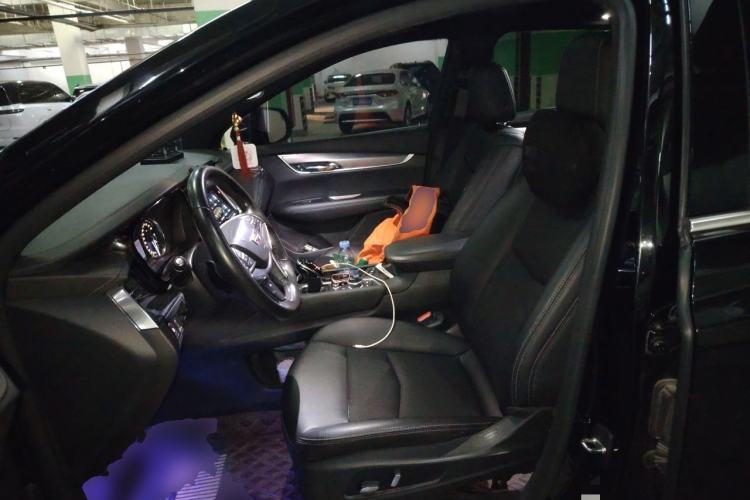 Used Cadillac XT5 2020 28T Tech Edition Left Front Seat