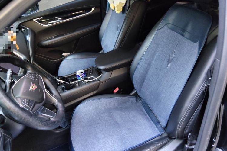 Used Cadillac XT5 2020 28T Luxury Version Left Front Seat