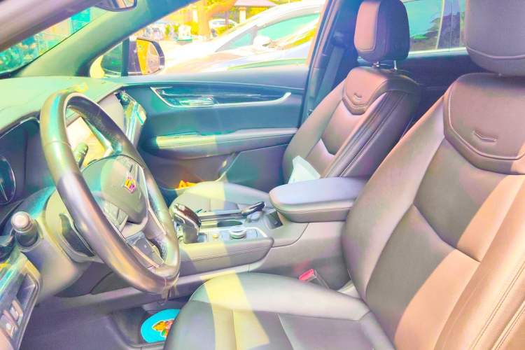 Used Cadillac XT5 2020 Revised Version 28T Luxury Edition Left Front Seat