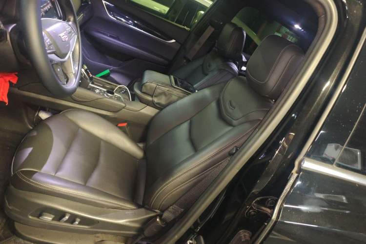 Used Cadillac XT5 2020 Revised Version 28T Luxury Edition Left Front Seat