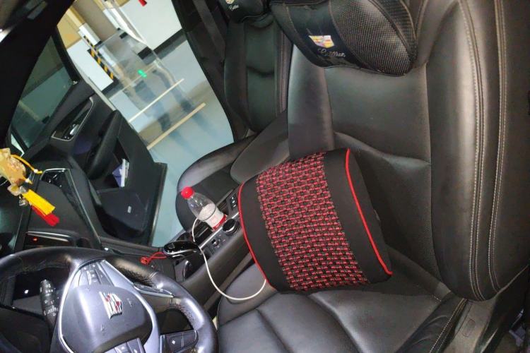 Used Cadillac XT5 2020 Revised Version 28T Luxury Edition Left Front Seat