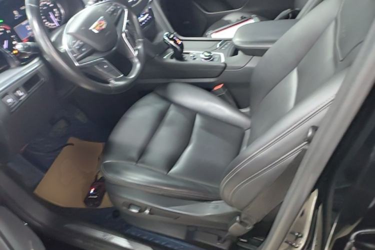 Used Cadillac XT5 2020 28T Four-Wheel Drive Tech Version Left Front Seat