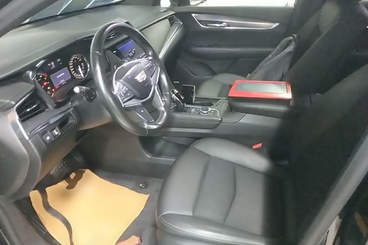 Used Cadillac XT5 2020 28T Tech Edition Left Front Seat