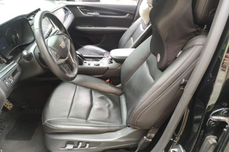 Used Cadillac XT5 2020 28T Luxury Version Left Front Seat