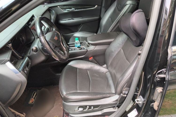 Used Cadillac XT5 2020 28T Luxury Version Left Front Seat