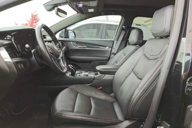 Used Cadillac XT5 2020 Revised Version 28T Luxury Edition Left Front Seat