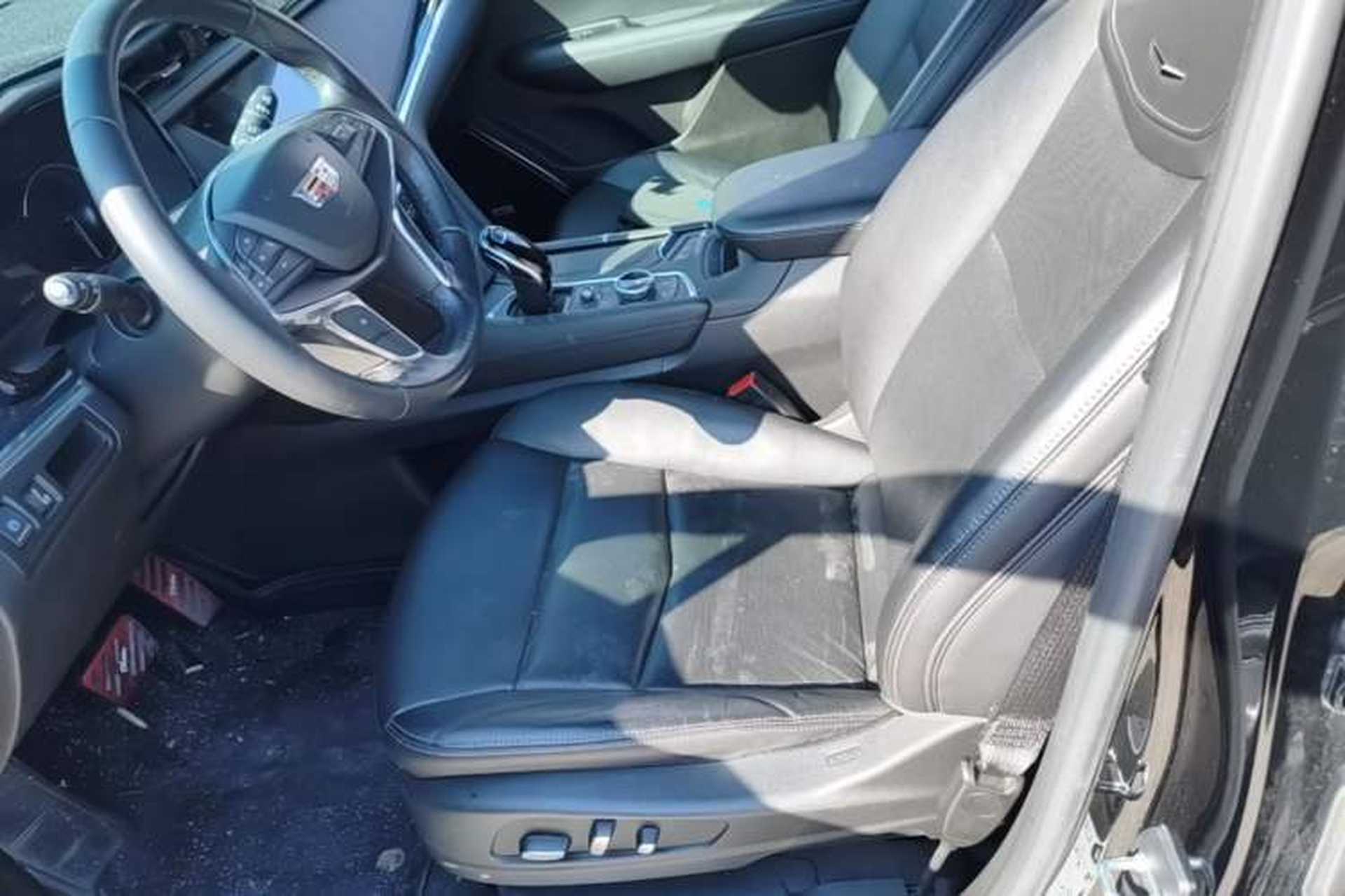 Used Cadillac XT5 2020 28T Luxury Version Left Front Seat