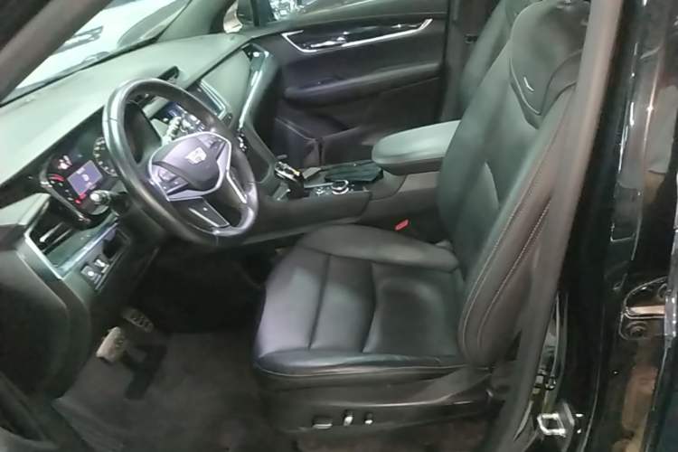 Used Cadillac XT5 2020 Revised Version 28T Luxury Edition Left Front Seat