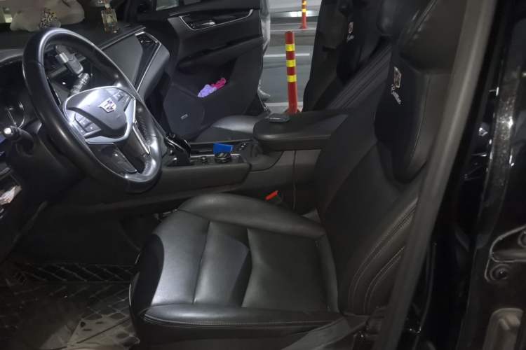 Used Cadillac XT5 2020 Revised Version 28T Luxury Edition Left Front Seat