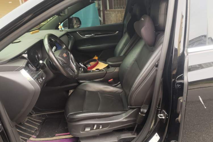 Used Cadillac XT5 2020 Revised Version 28T Luxury Edition Left Front Seat