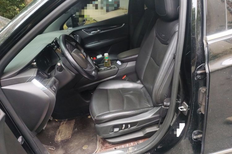 Used Cadillac XT5 2020 28T Luxury Version Left Front Seat