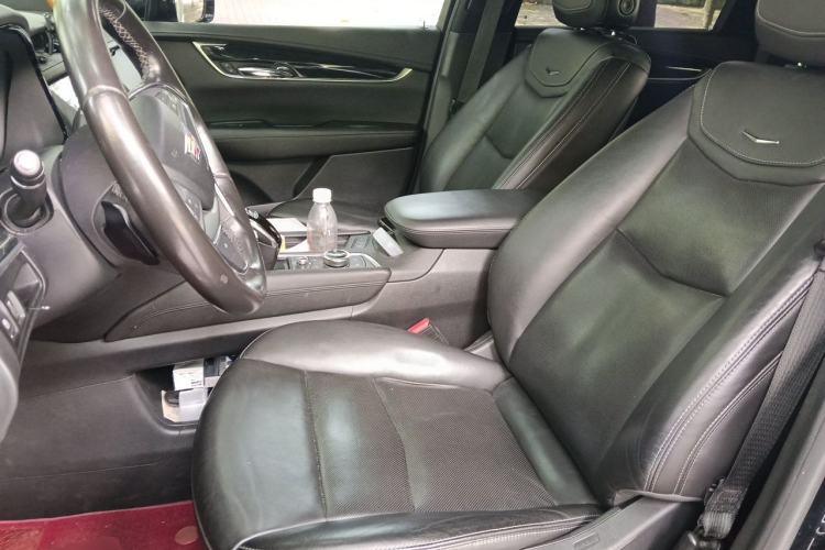 Used Cadillac XT5 2020 28T Luxury Version Left Front Seat