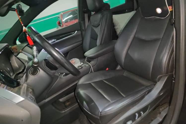Used Cadillac XT5 2020 Revised Version 28T Luxury Edition Left Front Seat