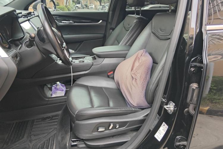 Used Cadillac XT5 2020 Revised Version 28T Luxury Edition Left Front Seat