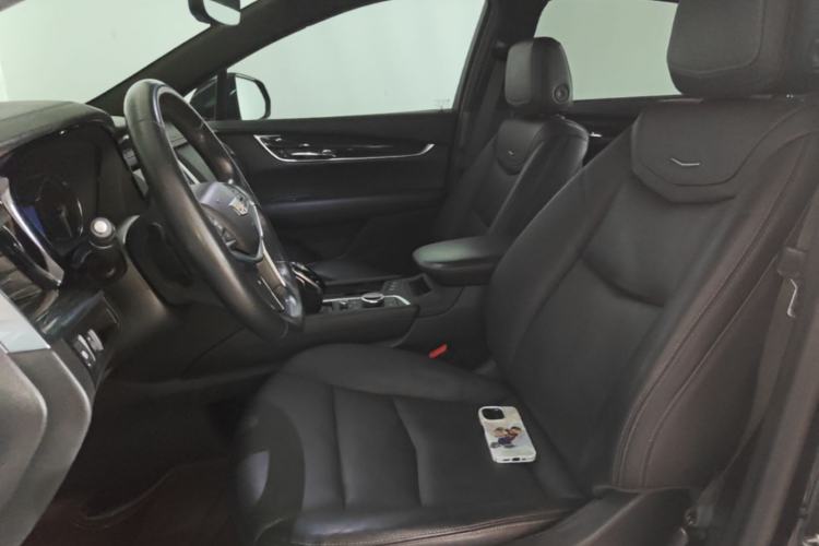 Used Cadillac XT5 2020 Revised Version 28T Luxury Edition Left Front Seat