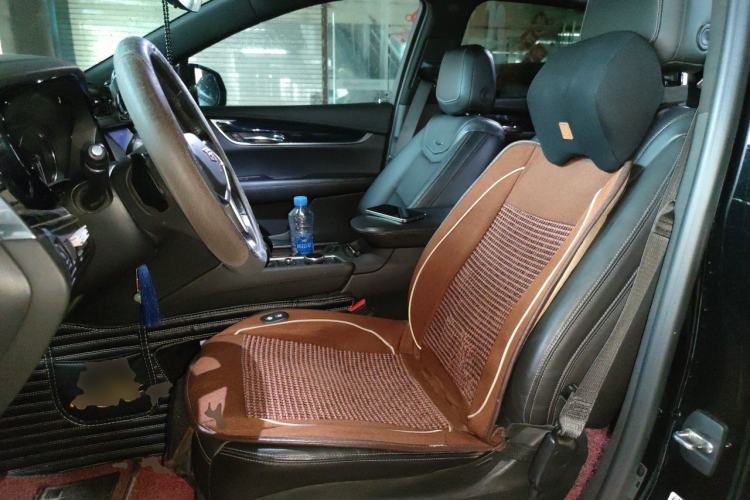 Used Cadillac XT5 2020 28T Luxury Version Left Front Seat