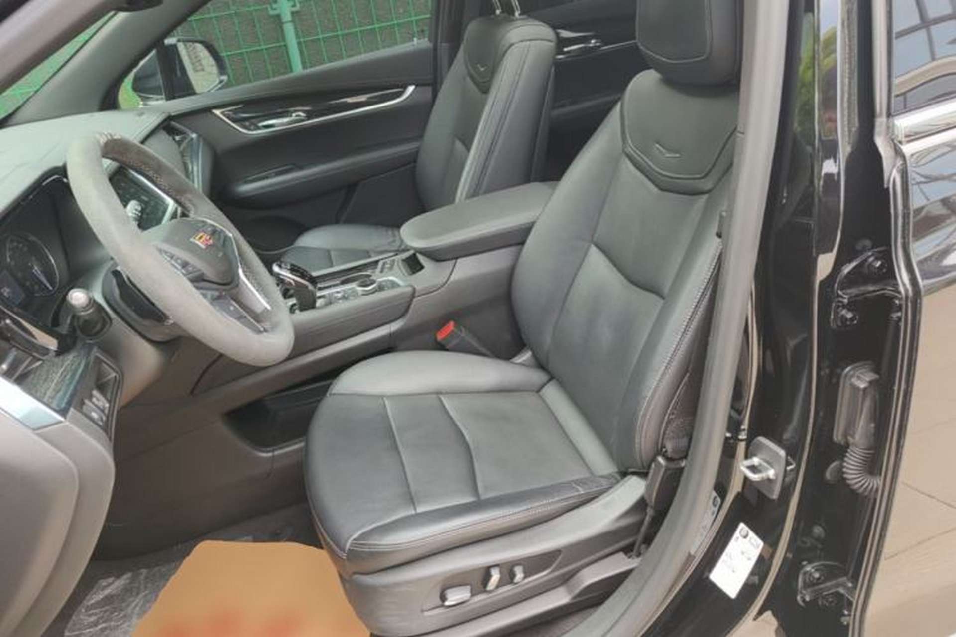Used Cadillac XT5 2020 Revised Version 28T Luxury Edition Left Front Seat