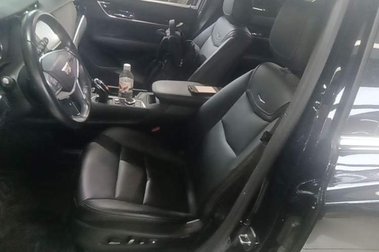 Used Cadillac XT5 2020 Revised Version 28T Luxury Edition Left Front Seat