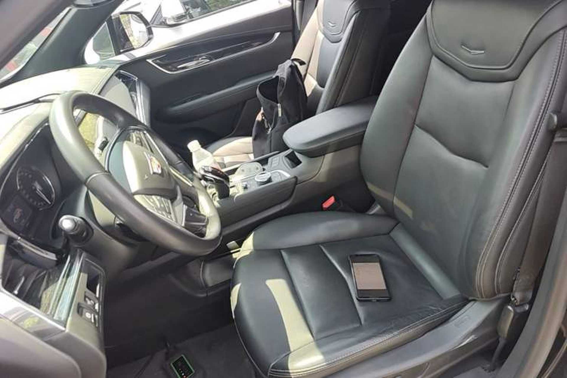 Used Cadillac XT5 2020 28T Luxury Version Left Front Seat