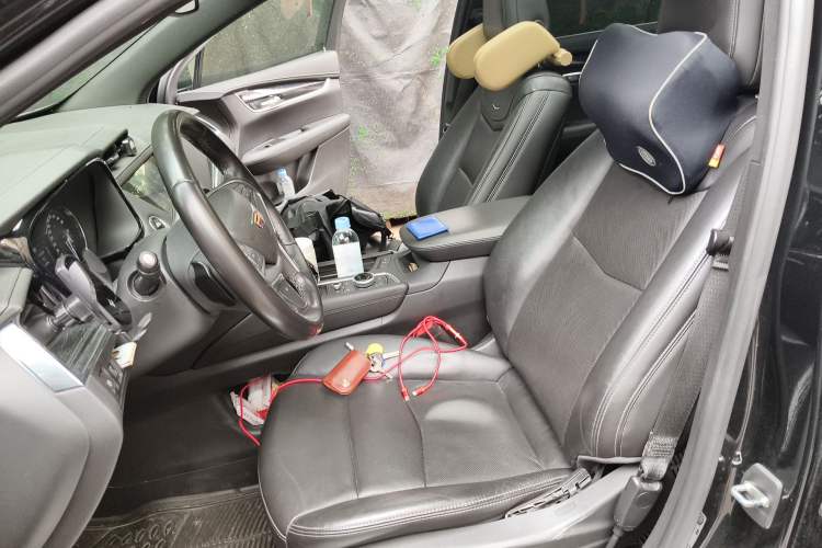 Used Cadillac XT5 2020 28T Luxury Version Left Front Seat