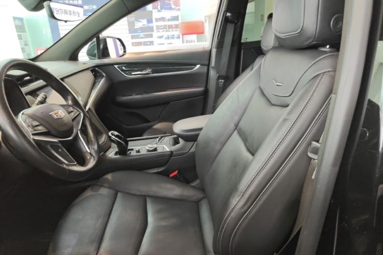 Used Cadillac XT5 2020 Revised Version 28T Luxury Edition Left Front Seat